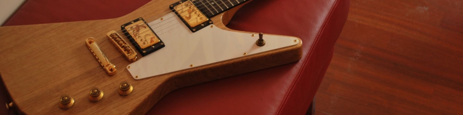 Gibson Explorer - E-Gitarrenguru.de